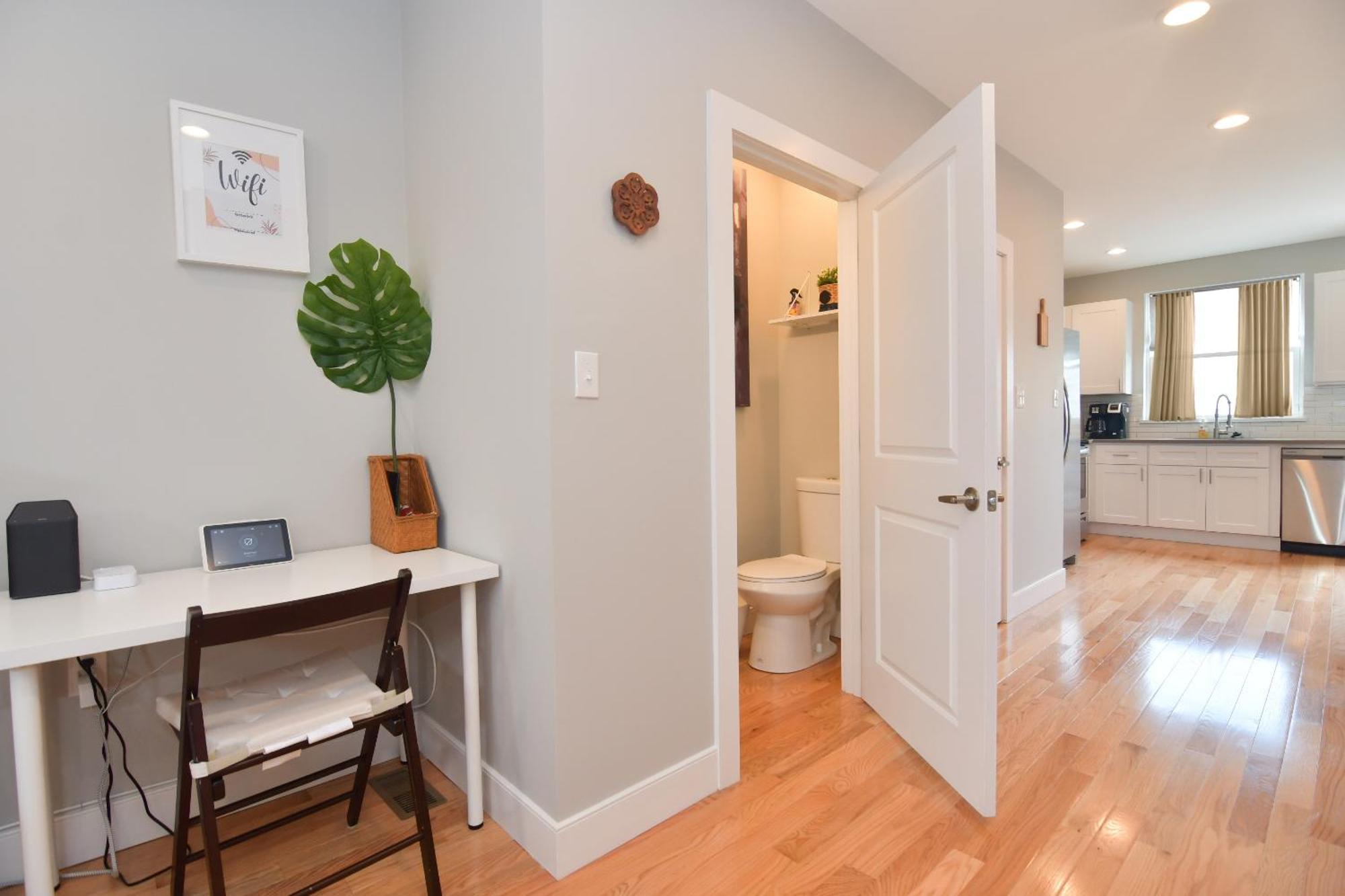 Holiday home Beautiful W/ Rooftop Deck Within A 5 Mintue Walk To Johns Hopkins Hospital