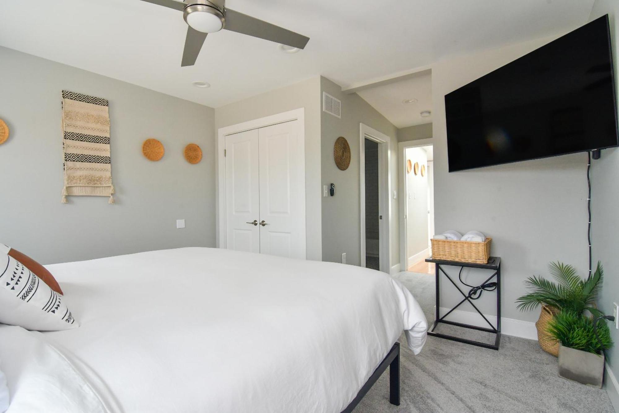 Holiday home Beautiful W/ Rooftop Deck Within A 5 Mintue Walk To Johns Hopkins Hospital *
