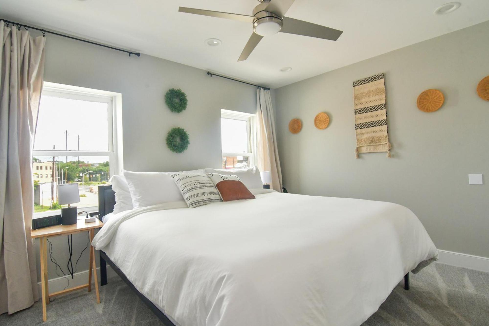 Beautiful W/ Rooftop Deck Within A 5 Mintue Walk To Johns Hopkins Hospital Holiday home *